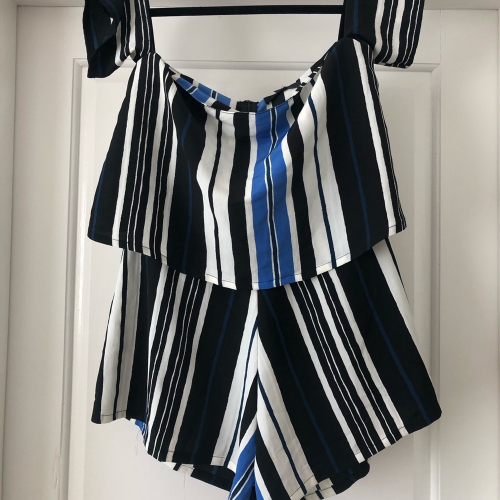 Off shoulder striped romper